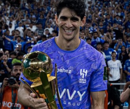 الهلال السعودي يتوج بكأس خادم الحرمين الشريفين بمشاركة حارسه المغربي ياسين بونو