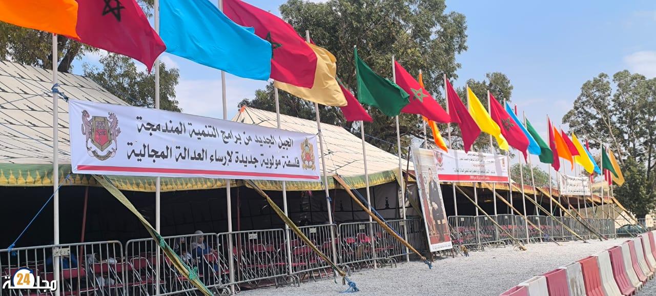 سطات : مهرجان فوق “الملك الخاص”.. من يحمي عقار رأس العين من “فروسية” خارج القانون؟