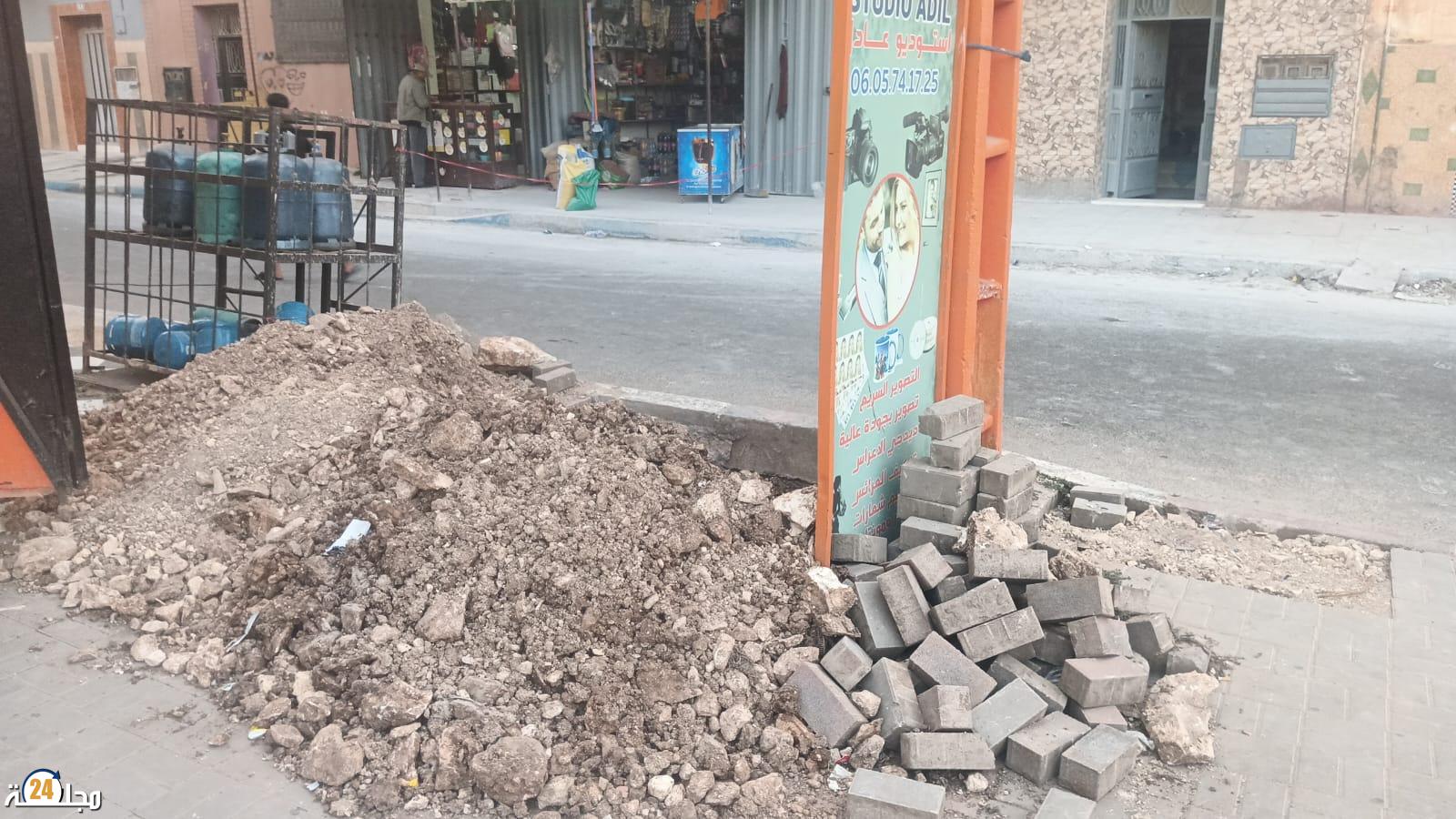 مجارير الصرف الصحي تخنق ساكنة التجزئة الحسنية بلولاد.. والروائح الكريهة تؤرق المواطنين منذ أيام