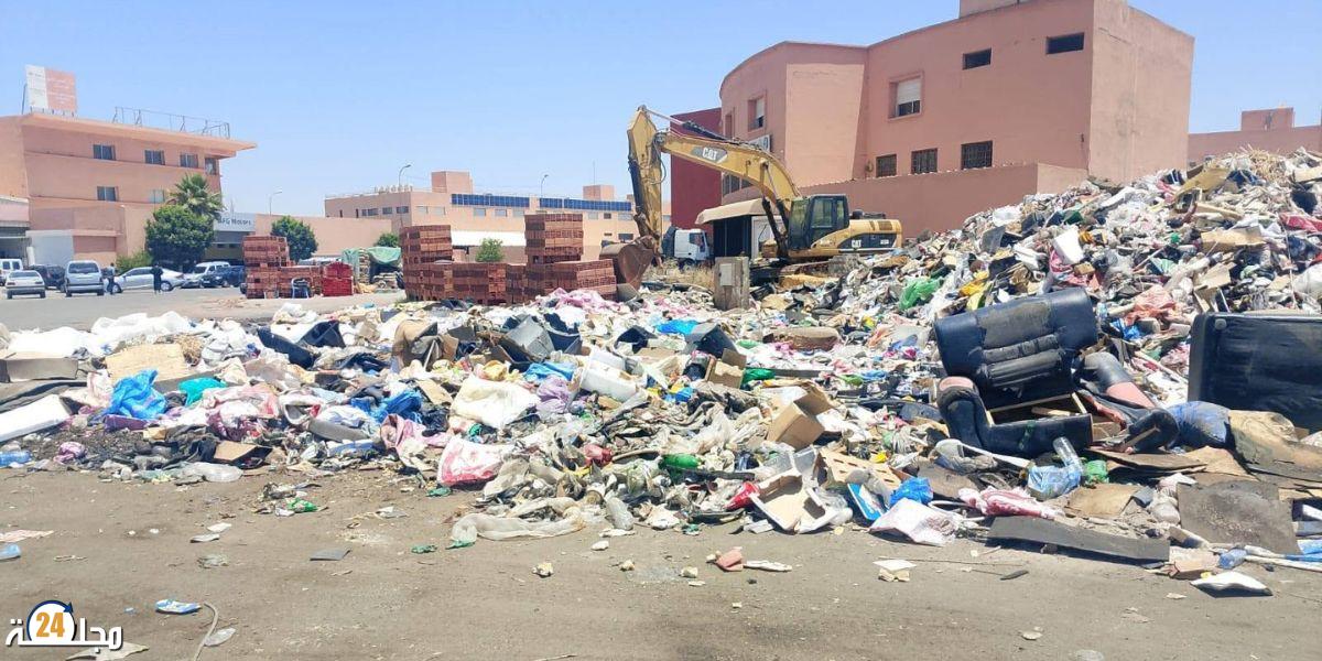 مطرح عشوائي للنفايات يهدد الصحة و البيئة في الحي الصناعي للعزوزية بمراكش