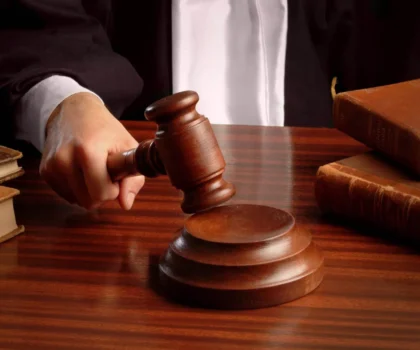 إضراب المحامين يعمق أزمة المتقاضين مع حلول العطلة القضائية