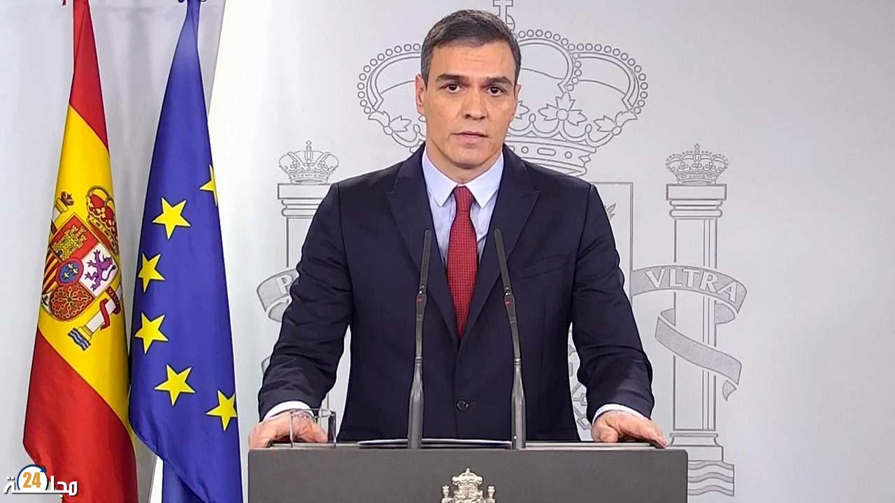 سانشيز يعزو التدفق الجماعي نحو سبتة المحتلة إلى تضليل شبكات التهريب بشأن حكم قضائي
