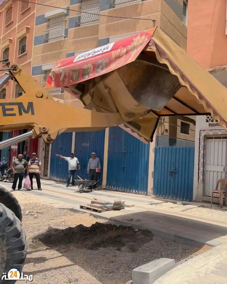 الطراكس تدخل.. قائد المقاطعة الأولى يحرر الملك العام بيد من حديد