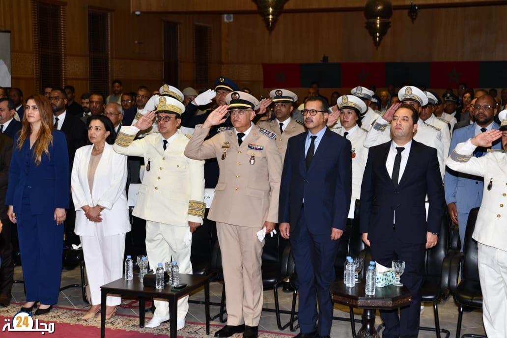 عامل إقليم الرحامنة يترأس مراسم الإنصات للخطاب الملكي السامي بمناسبة عيد العرش المجيد