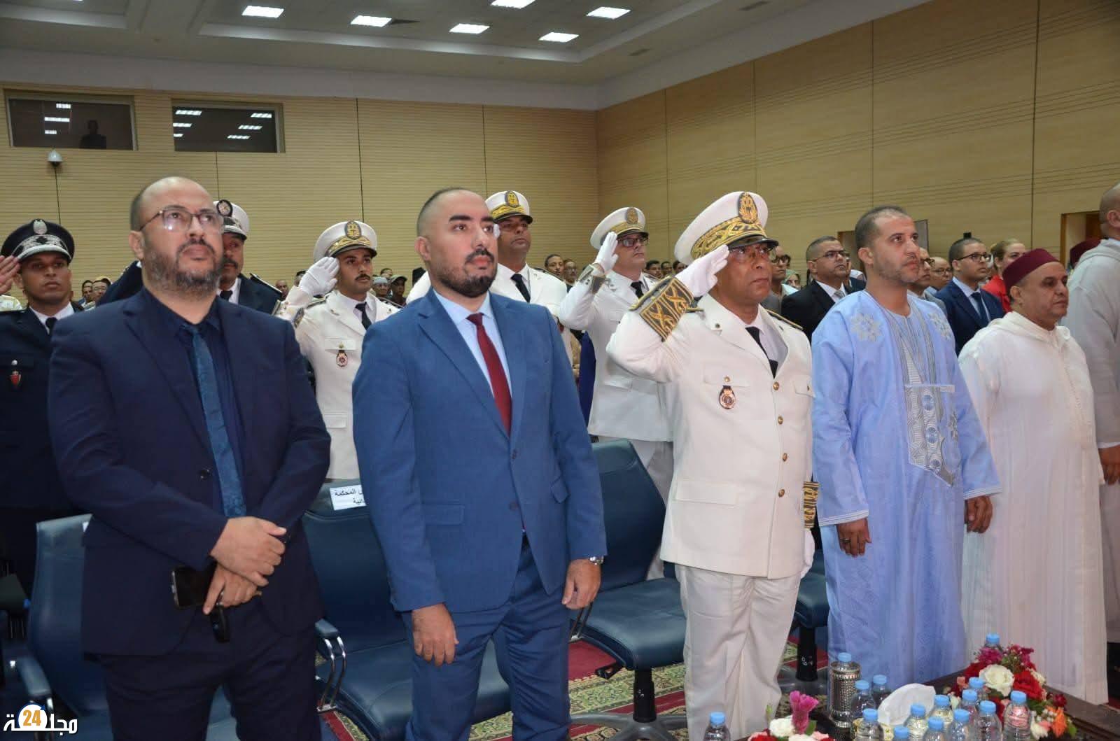 عامل إقليم سيدي إفني يترأس مراسم الإنصات للخطاب الملكي السامي بمناسبة الذكرى السابعة والعشرين لعيد العرش المجيد.