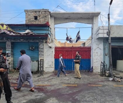 مقتل وإصابة العشرات في هجوم انتحاري استهدف تظاهرة بإقليم سوات شمال باكستان