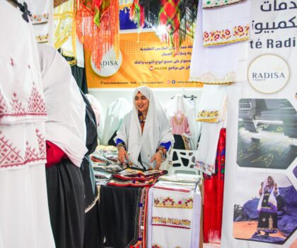 تيفاوين تسلط الأضواء على الزي الأمازيغي “ADDAL” لباس تقليدي أصيل، من عمق جبال الأطلس الصغير ، مع تكريم صانعات وحرفيات من إدوسملال أيت وافقا وأنزي لا