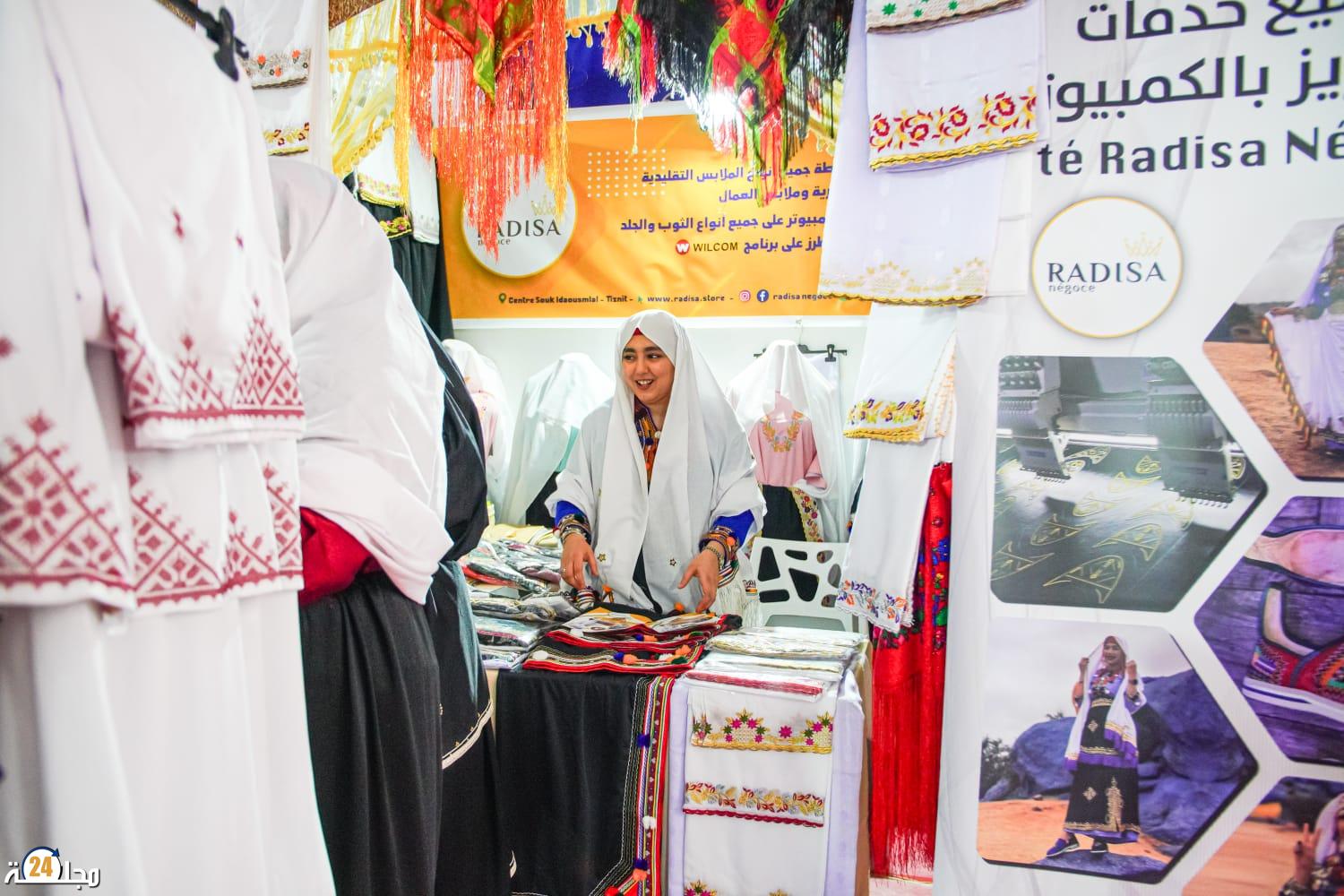 تيفاوين تسلط الأضواء على الزي الأمازيغي “ADDAL” لباس تقليدي أصيل، من عمق جبال الأطلس الصغير ، مع تكريم صانعات وحرفيات من إدوسملال أيت وافقا وأنزي لا