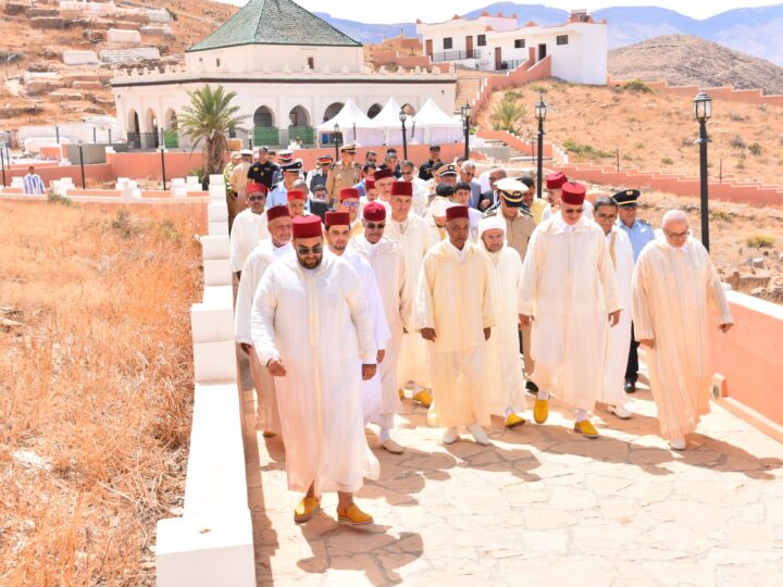 الحاجب الملكي يحل بسيدي أحمد أوموسى حاملا عناية ملكية لعدد من الفئات الاجتماعية.