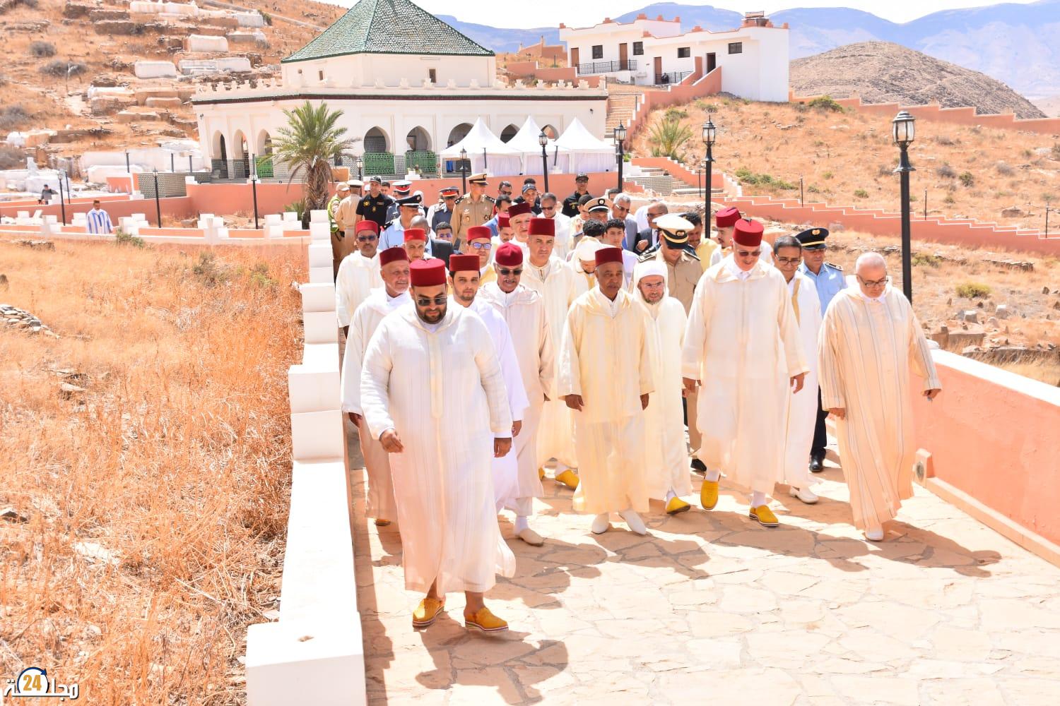 الحاجب الملكي يحل بسيدي أحمد أوموسى حاملا عناية ملكية لعدد من الفئات الاجتماعية.