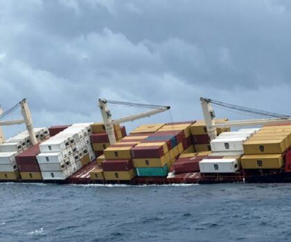 غرق سفينة شحن ترفع علم بنما قبالة السواحل الهندية وعمليات بحث واسعة لإنقاذ طاقمها