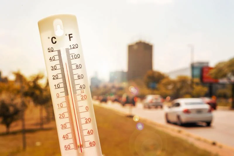 طقس الجمعة.. أجواء حارة بسوس والسهول والجنوب وكتل ضبابية متفرقة بالسواحل
