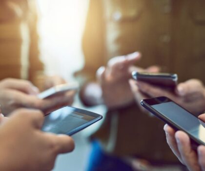 حظيرة الهاتف المحمول بالمغرب تتجاوز 58.8 مليون مشترك ومشتركو الإنترنت يلامسون 42 مليوناً بنهاية يونيو 2026