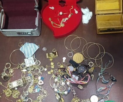 أمن الدار البيضاء يسقط مشعوذة متورطة في سرقة مجوهرات النساء تحت التهديد
