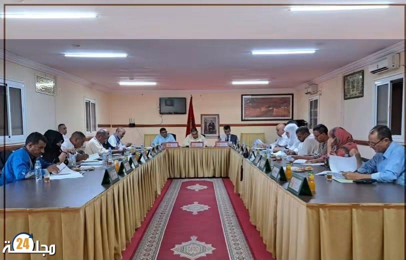 المجلس الجماعي لتغجيجت يصادق بالإجماع على مشروع ميزانية 2027 واتفاقية لمواجهة حرائق الواحات.