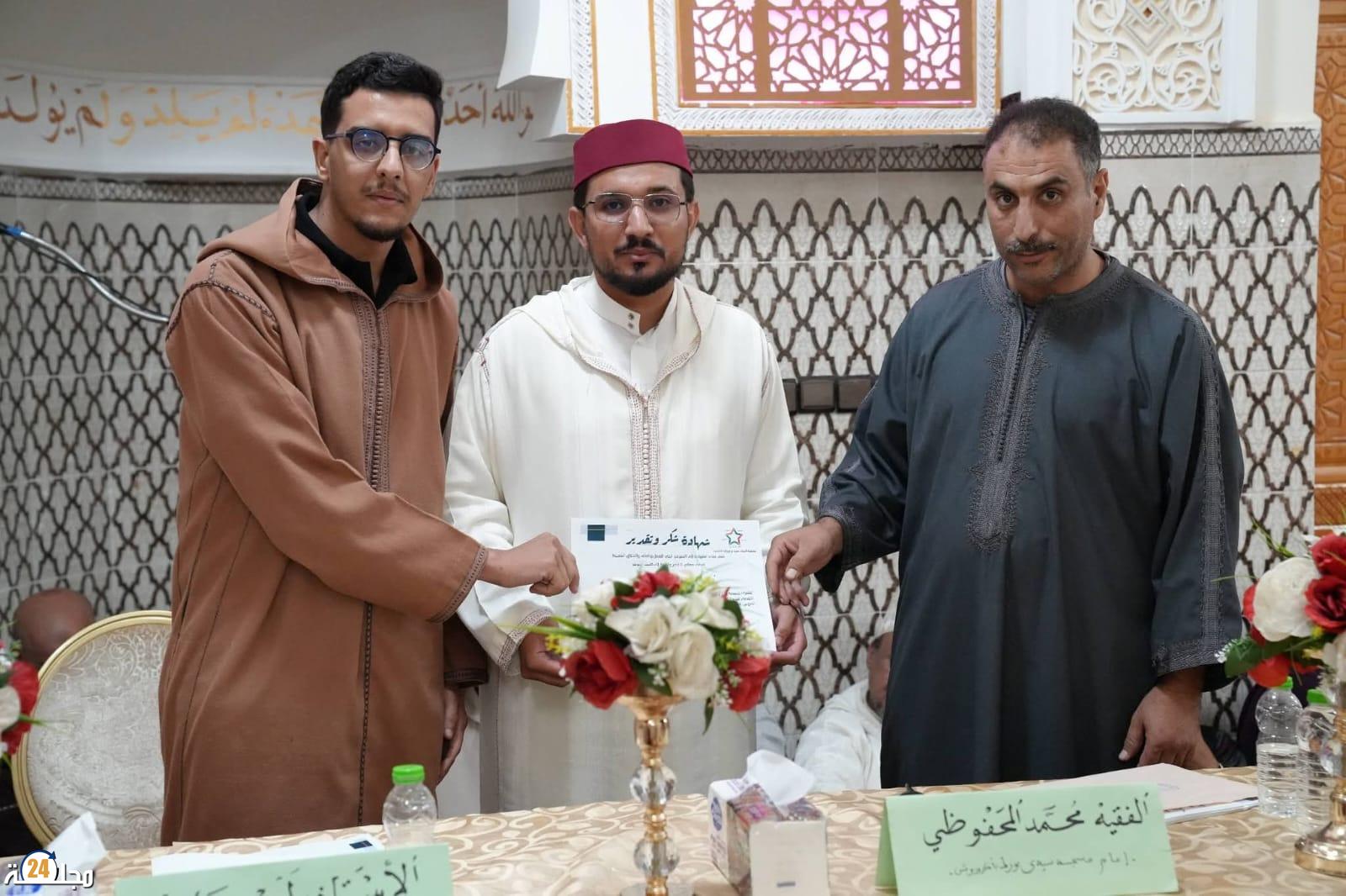 واد الصفاء.. مسجد سيدي بورك يحتضن الحفل الديني السنوي «المعروف» في أجواء إيمانية وروحانية