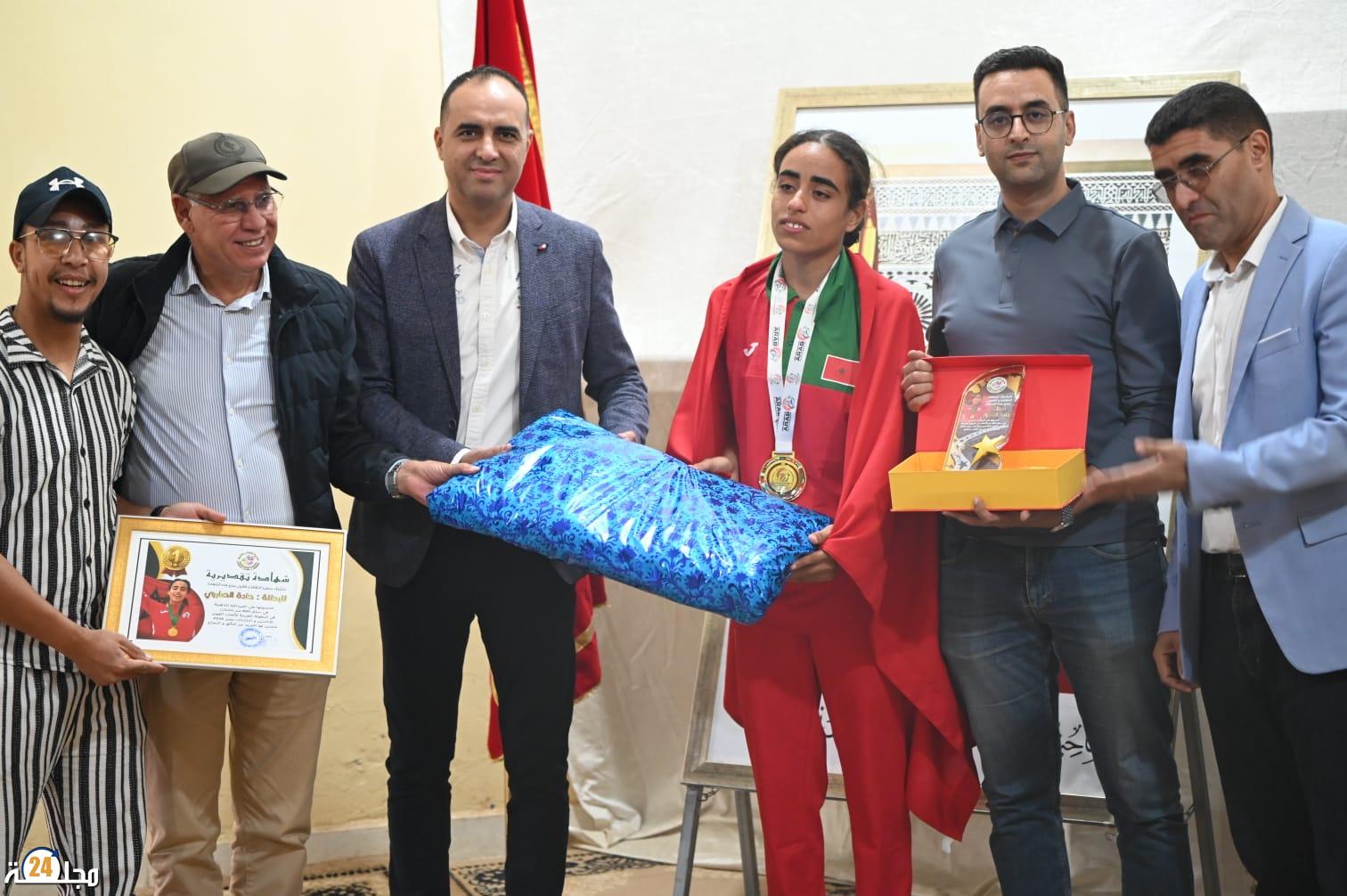 من قلب خنيفرة إلى منصة التتويج.. حادة الصابري تحصد الذهب العربي