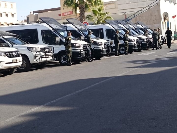 القوات العمومية بعمالة انزكان ايت ملول تواصل انتشارها بالساحات المعنية بالاحتفالات الممنوعة حفاظاً على النظام العام وحماية الممتلكات