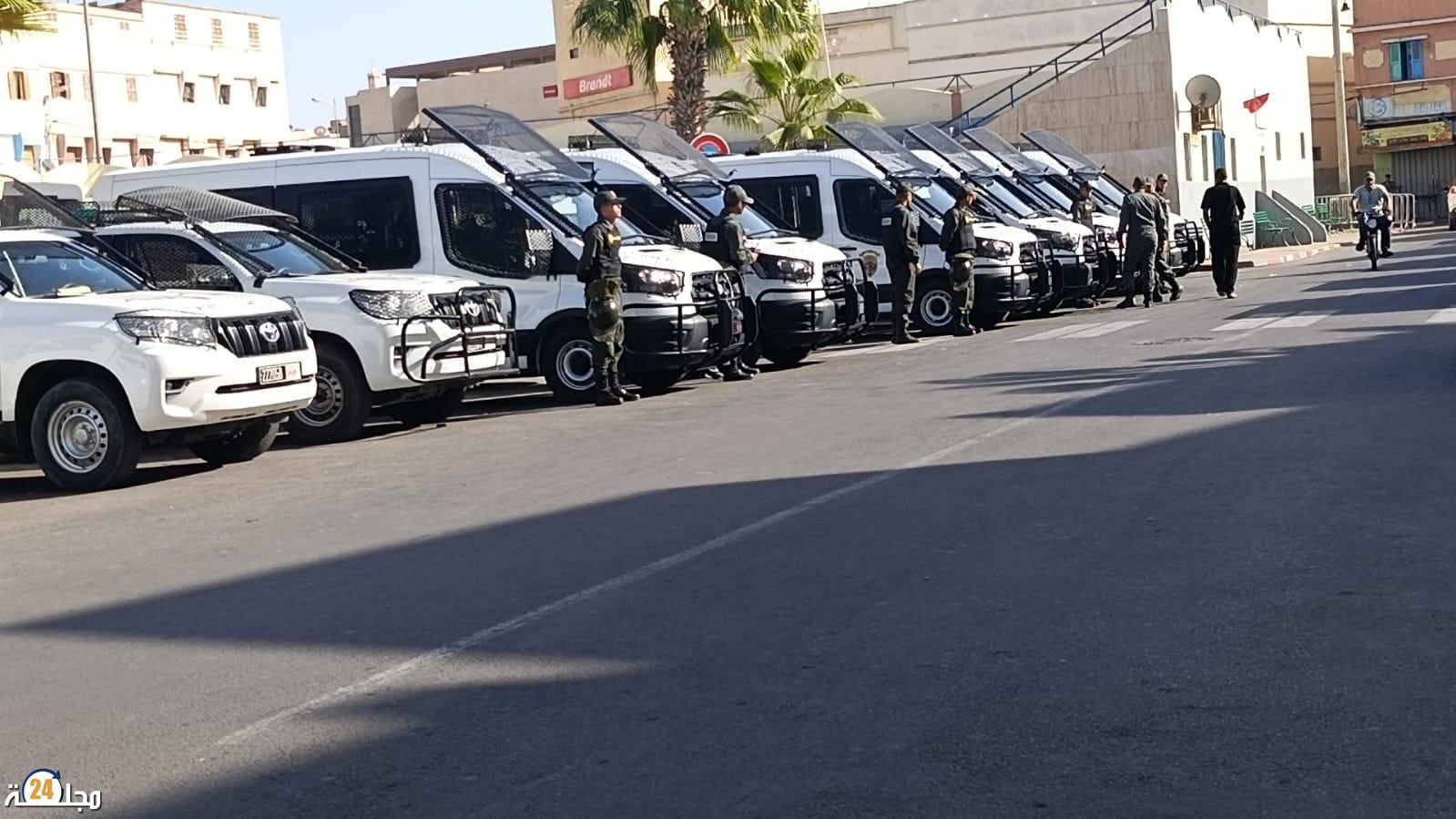 القوات العمومية بعمالة انزكان ايت ملول تواصل انتشارها بالساحات المعنية بالاحتفالات الممنوعة حفاظاً على النظام العام وحماية الممتلكات