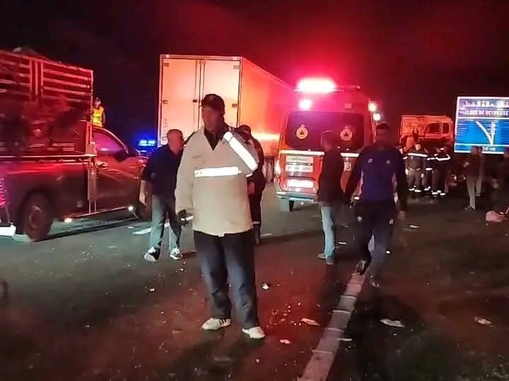 فاجعة على الطريق السيار أمسكروض ضواحي أكادير.. انقلاب حافلة للمسافرين يخلف 4 قتلى وعدداً كبيراً من المصابين