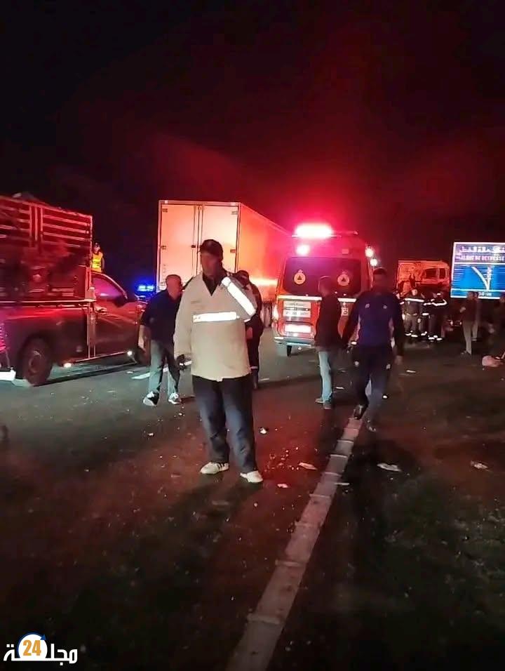فاجعة على الطريق السيار أمسكروض ضواحي أكادير.. انقلاب حافلة للمسافرين يخلف 4 قتلى وعدداً كبيراً من المصابين