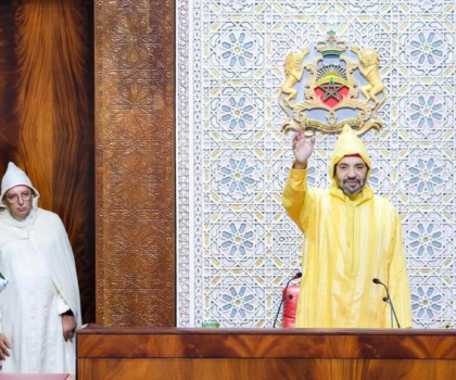 جلالة الملك يترأس غداً الجمعة افتتاح السنة التشريعية الأولى من الولاية الثانية عشرة ويلقي خطاباً سامياً أمام البرلمان