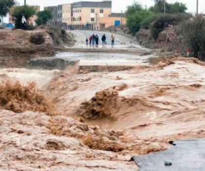 تقلبات جوية عنيفة.. سيول جارفة تغمر أحياء بني بوعياش وميدلت وتخلف خسائر مادية واستنفاراً محلياً